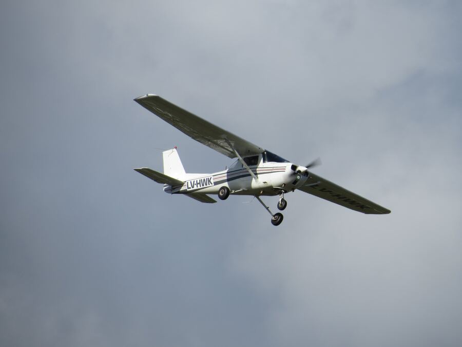 Cessna 150 · LV-HWK